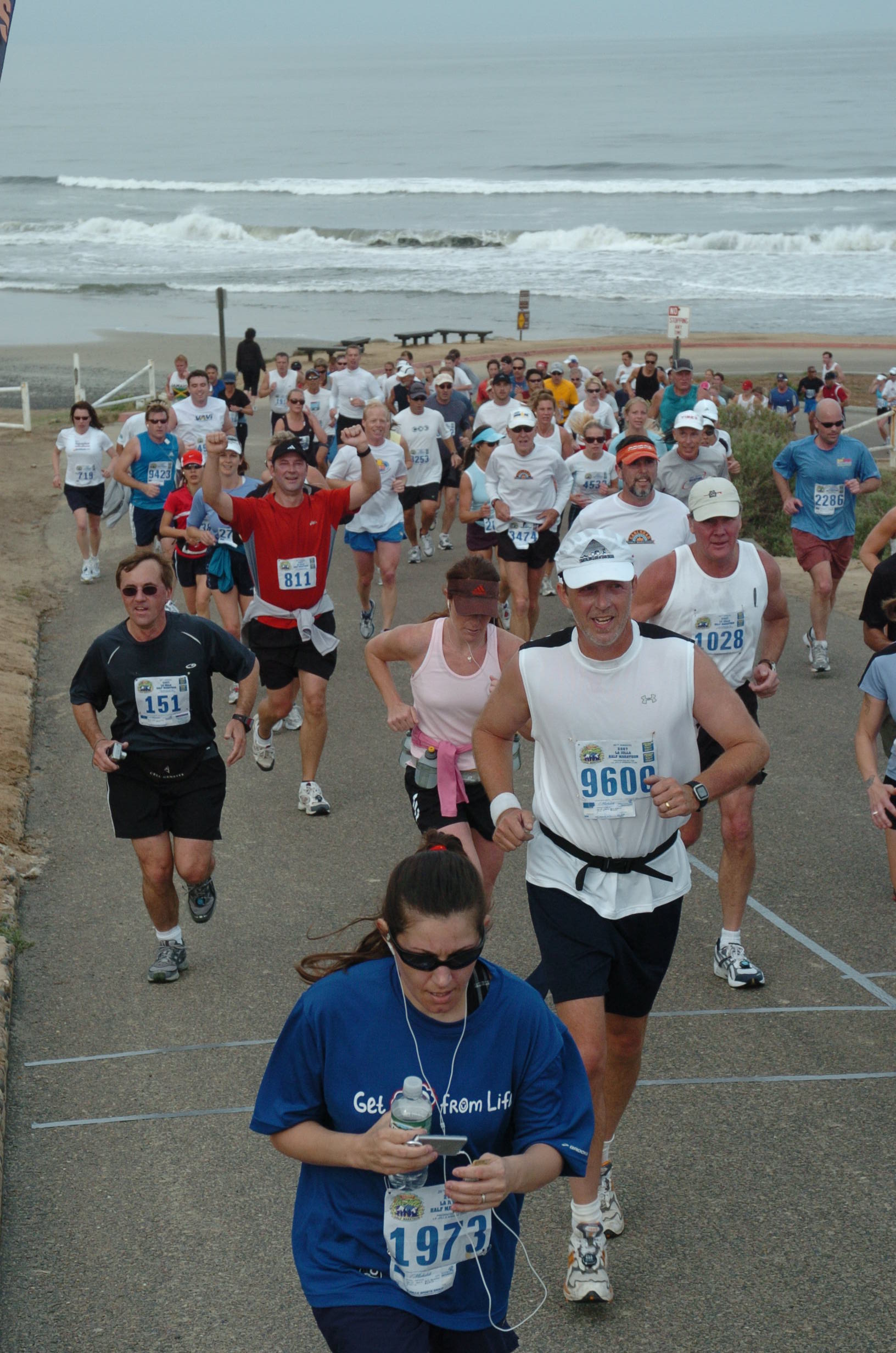 La Jolla Half Marathon 2007: going up the hill at Torrey Pines State Reserve