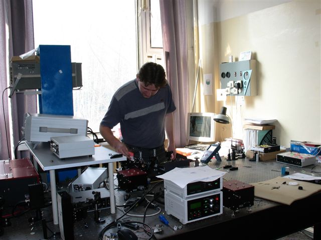 Alexey Plotskiy develops femtosecond fiber lasers and SHG units for fiber laser