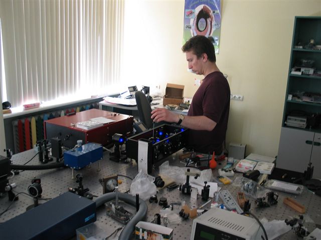 Nikita Didenko optimizes Third Harmonic Generator unit for Trestles Finesse Ti:Sapphire laser